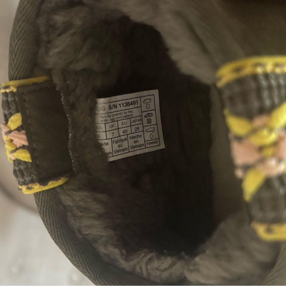 Ugg Classic Ultra Mini Braid Platform - Picture 8 of 8